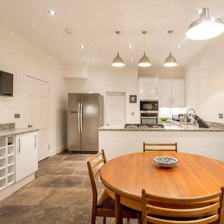 Joivy Spacious Flat With Garden In City Centre Edinburgh Exterior photo