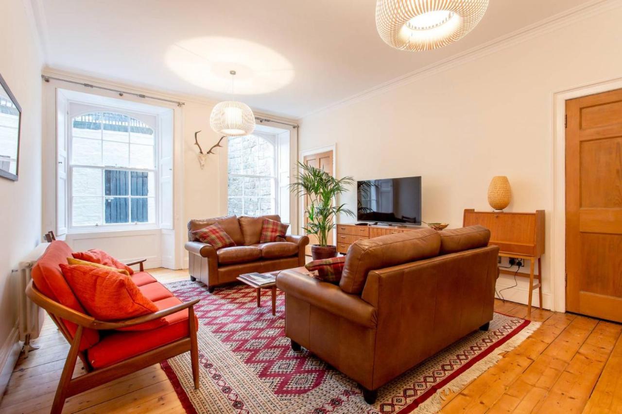 Joivy Spacious Flat With Garden In City Centre Edinburgh Exterior photo