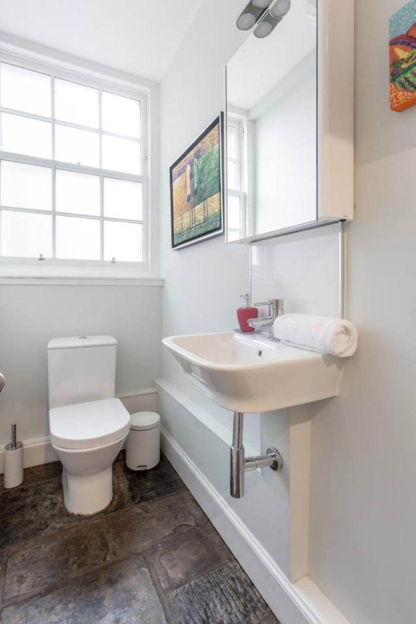 Joivy Spacious Flat With Garden In City Centre Edinburgh Exterior photo