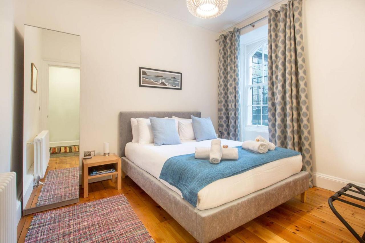 Joivy Spacious Flat With Garden In City Centre Edinburgh Exterior photo