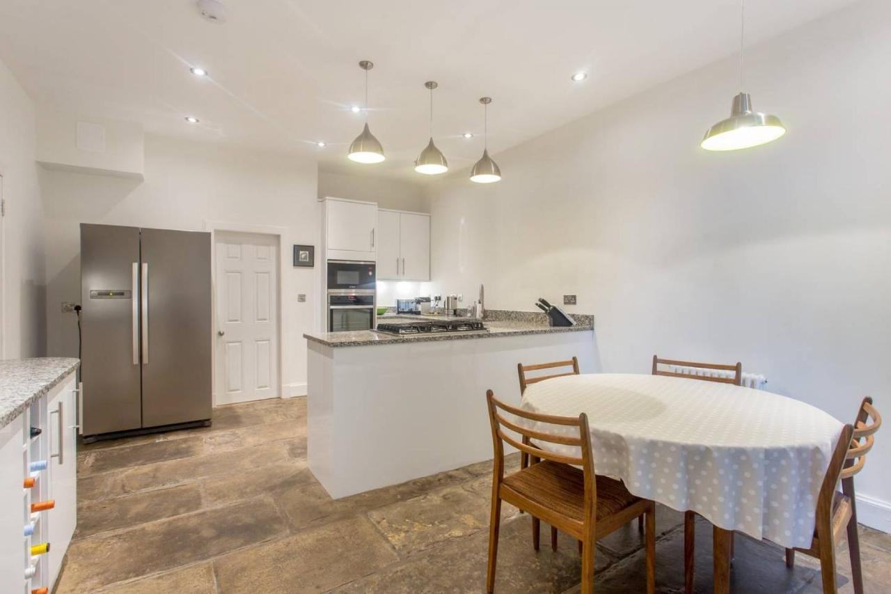 Joivy Spacious Flat With Garden In City Centre Edinburgh Exterior photo