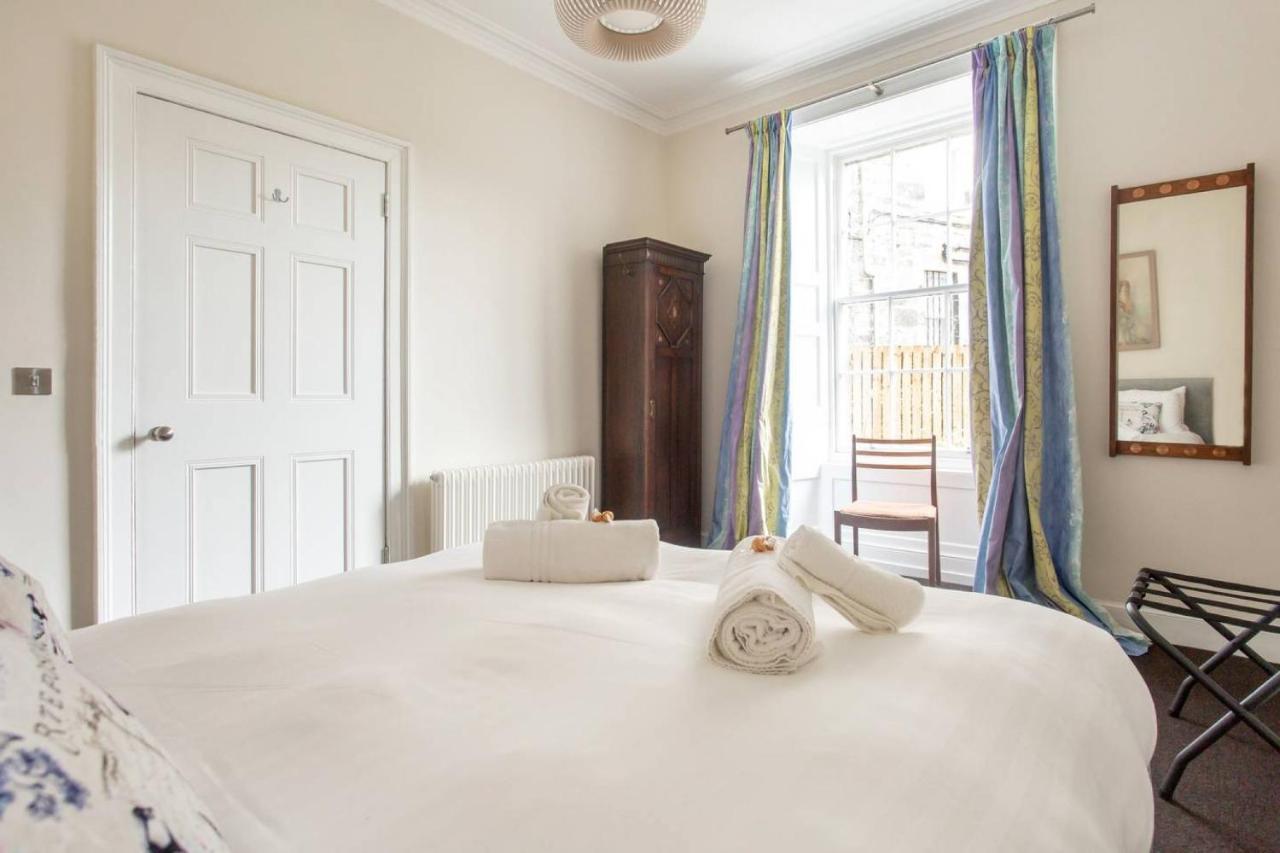 Joivy Spacious Flat With Garden In City Centre Edinburgh Exterior photo