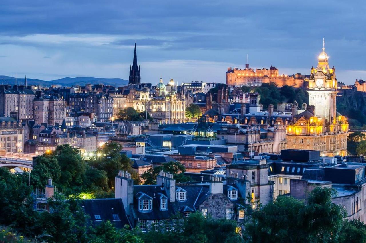 Joivy Spacious Flat With Garden In City Centre Edinburgh Exterior photo